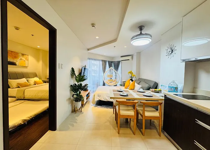 Monaliza 1br With Balcony & Living In Tambuli Seaside Appartement