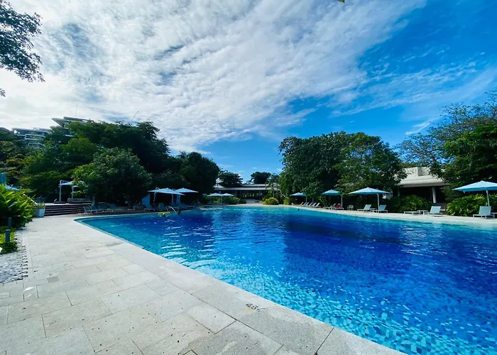 Monaliza 1br With Balcony & Living In Tambuli Seaside Appartement