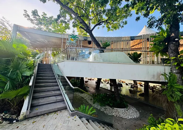 Monaliza 1br With Balcony & Living In Tambuli Seaside Appartement *