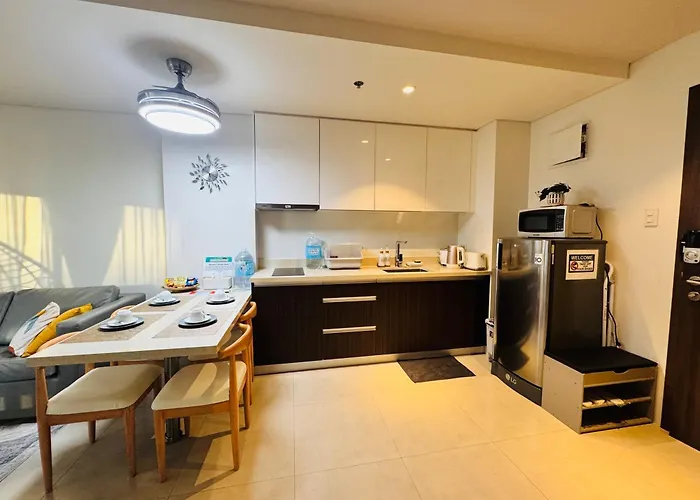 Monaliza 1br With Balcony & Living In Tambuli Seaside Appartement